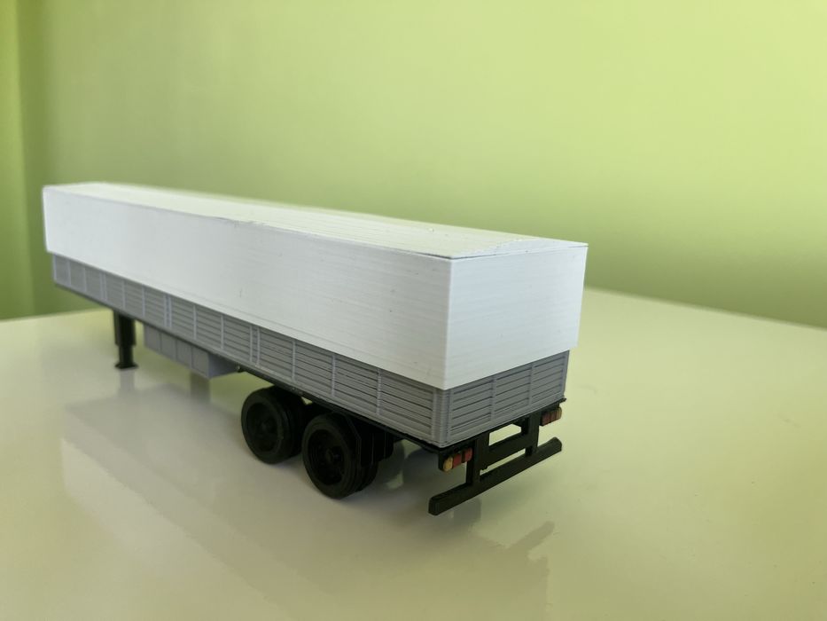 Model naczepy Zremb D18 w skali 1:43