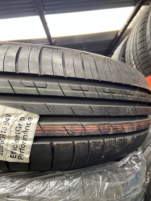 Pneus novos  205 / 65 R 15 Goodyear