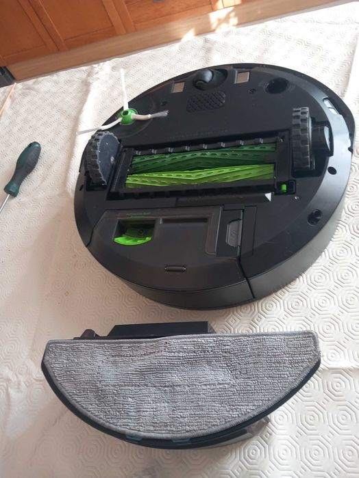 Robot Aspirador e Mopa Roomba i5 c estaçao lixo