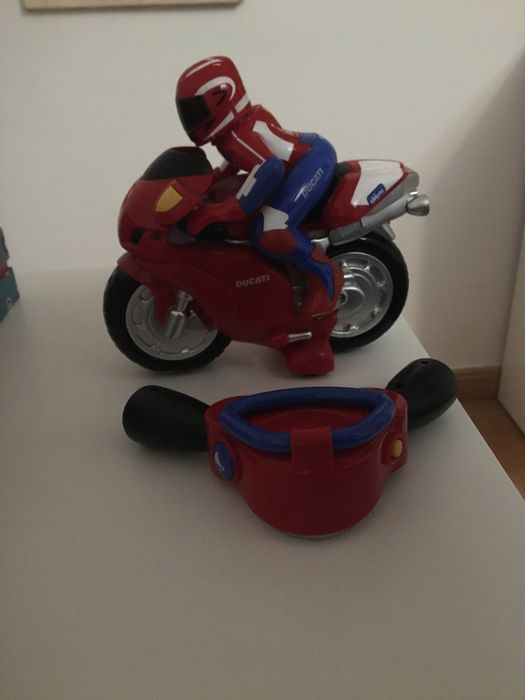 Mota Ducati com comando à distancia