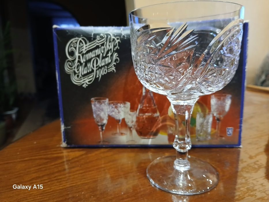 Вінтажні кришталеві келихи виробництва Романівського склозаводу .