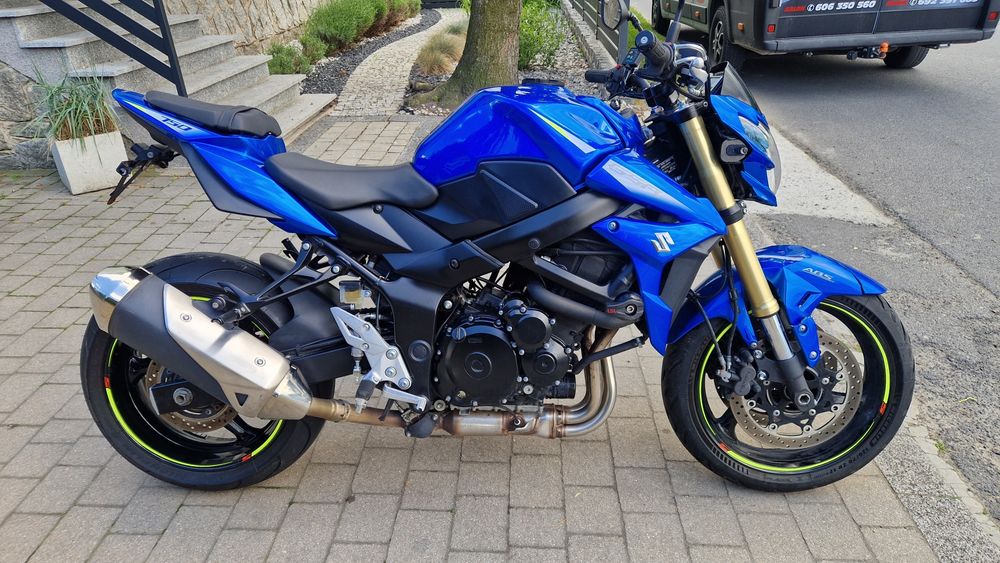 Suzuki GSR 750 rok 2016 przebieg 25 tys km