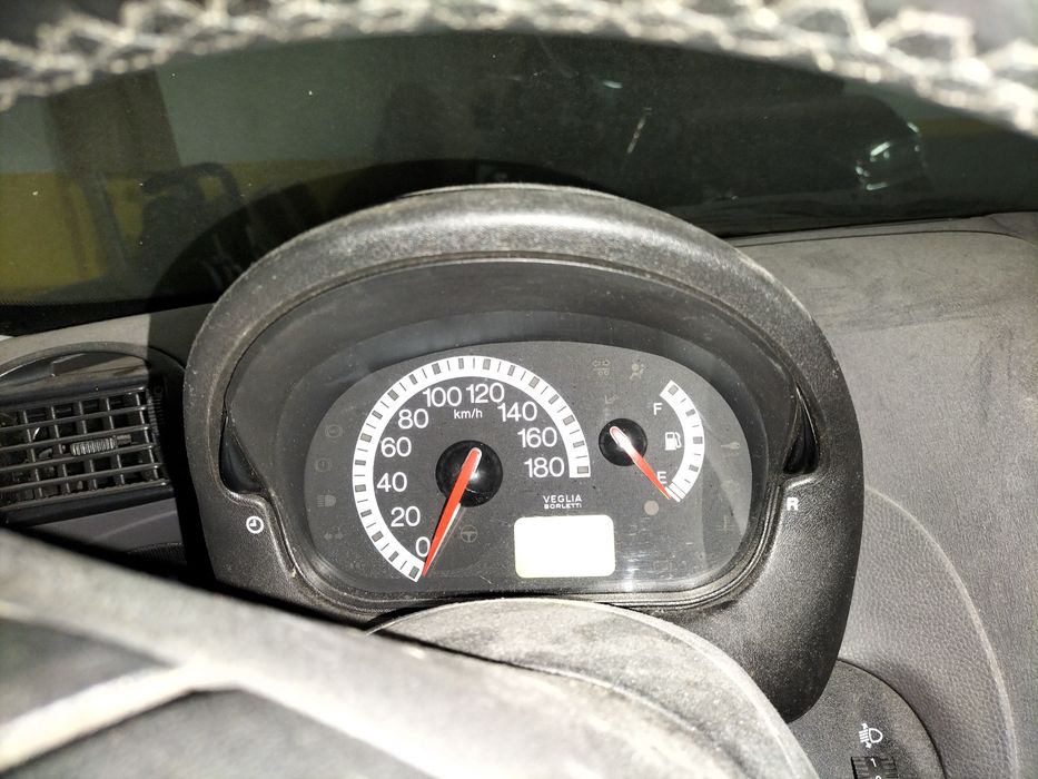 Vendo quadrante com conta quilómetros digital