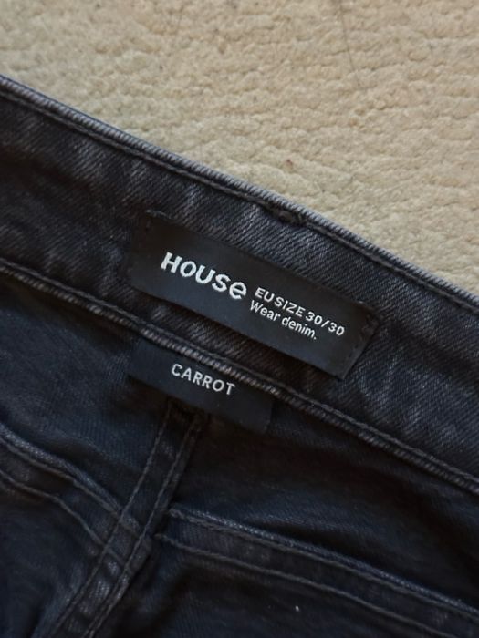 Джинси HOUSE carrot 30/30 як нові