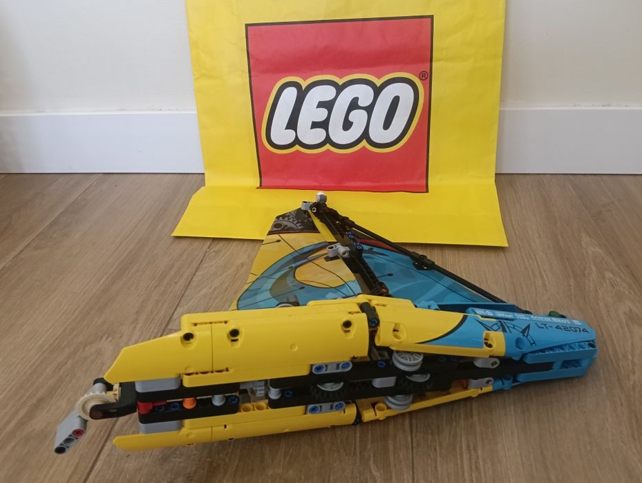 Lego Technic - Racing yatch 42074