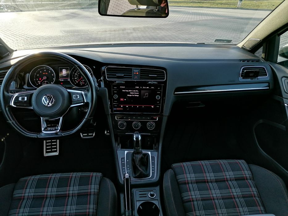 VW Golf GTI 2017