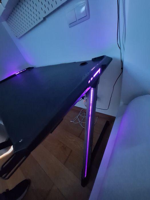 Secretária Gaming VECTRA RGB LED – USB + Porta Copos + Gestão Cabos