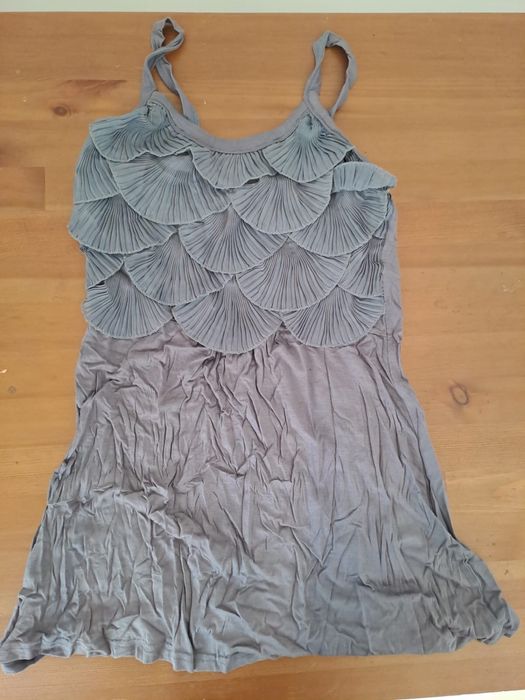 Peças de Roupas novas variadas