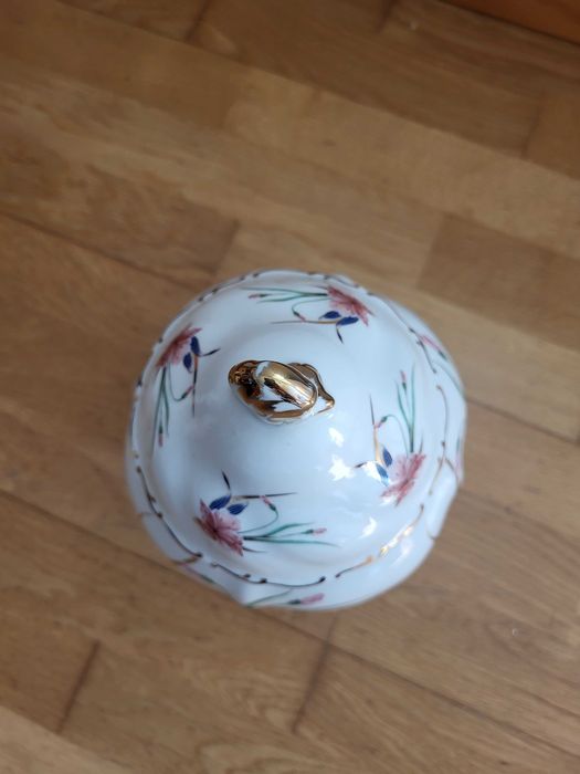 Jarra com tampo - Porcelanas Encarnação