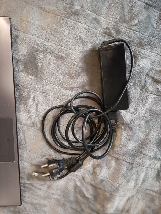 Lenovo (i7 • 16GB RAM • SSD 512GB • NVIDIA 2GB)