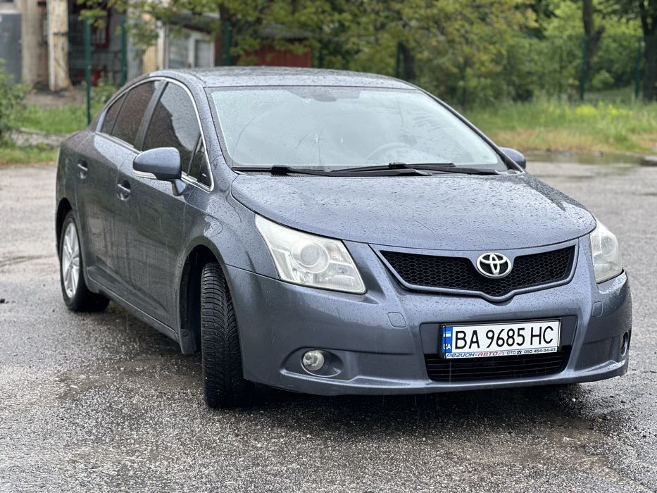 Тойота Авенсис 2011г 1.8 гбо