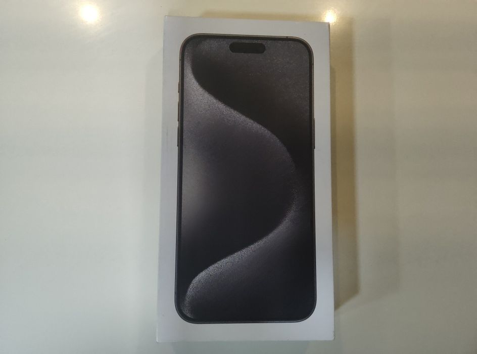 iPhone 15 Pro Max 256GB titânio Como Novo
