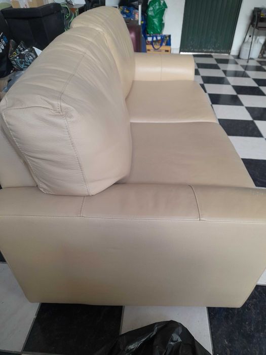 Sofá-cama 2 lugares em pele
