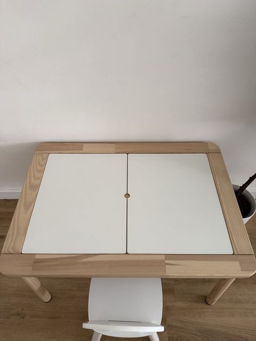 Mesa Ikea FLISAT