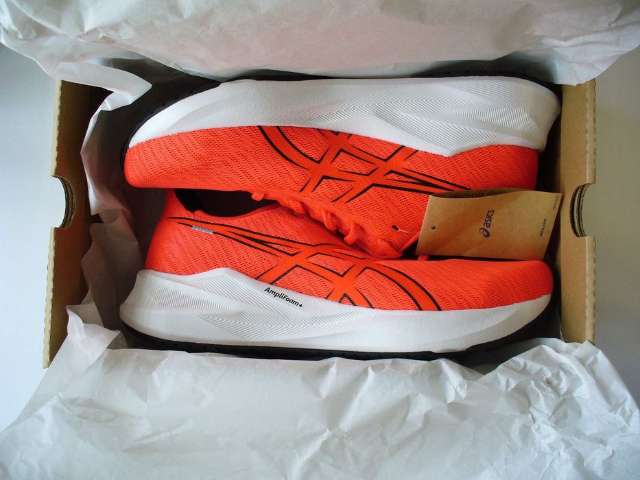 Buty Asics Versablast 4  r. 42,5