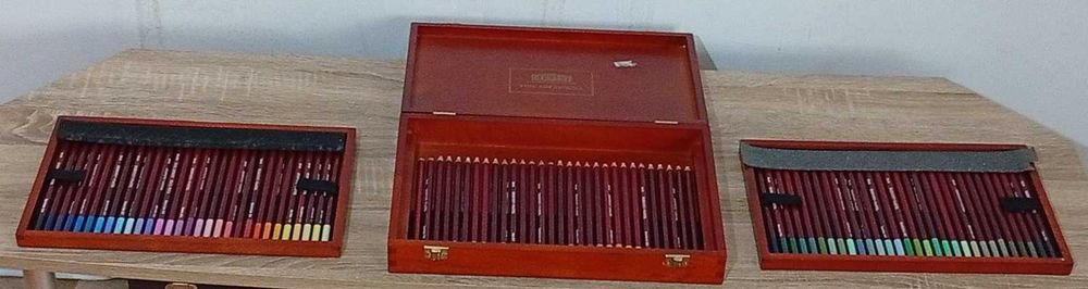 Caixa de madeira com 90 lápis de pastel DERWENT NOVA