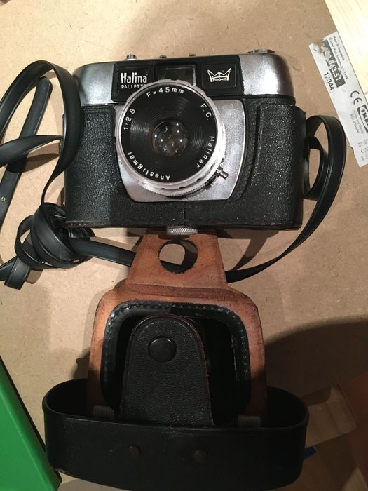Máquina fotográfica Halina Pauette