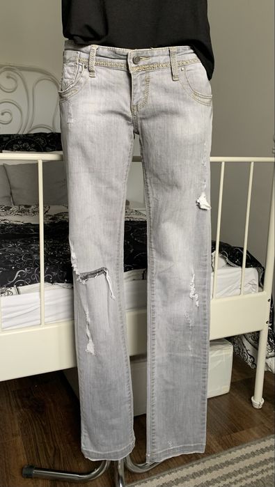 Reserved szare spodnie jeansy basic minimalizm ripped jeans W 30 L 32