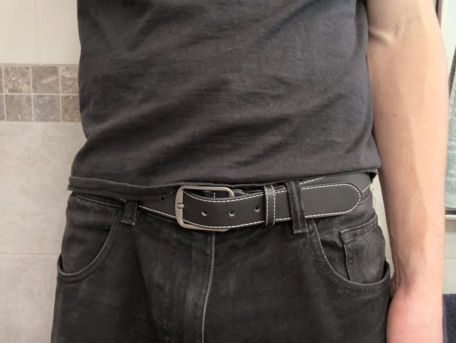 minimalistyczny pasek do spodni