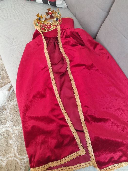 Sprzedam strój króla na karnawał dla chlopca