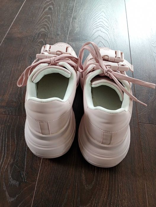Buty sneakersy Simmi London