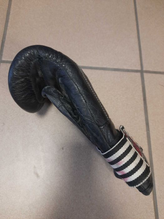 Rękawica bokserska treningowa skórzana lekka - tanio!