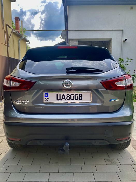 Nissan Qashqai 2013 року ,дизель-механіка(1.5)