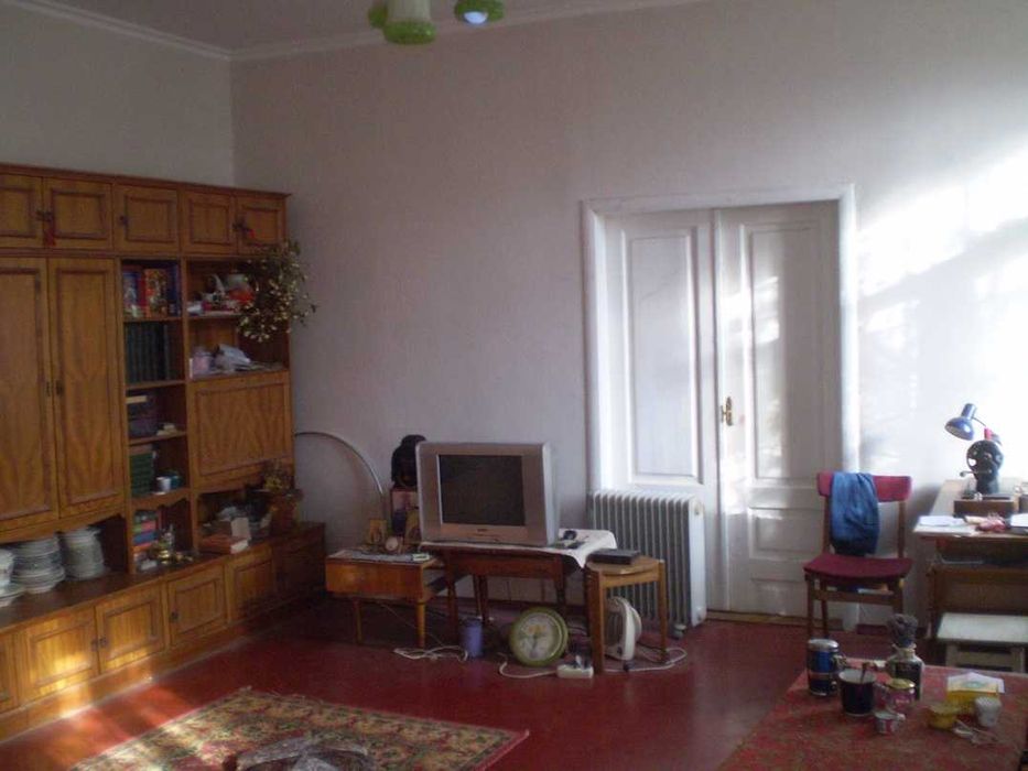 Житлове приміщення під пекарню дім літніх садок школу пансіон клініку