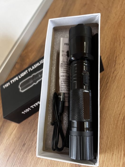 Ліхтарик світлодіодний