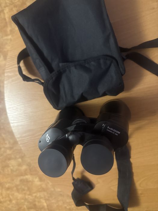 Lornetka z regulowanym zoom 10-30x60 stan bdb .