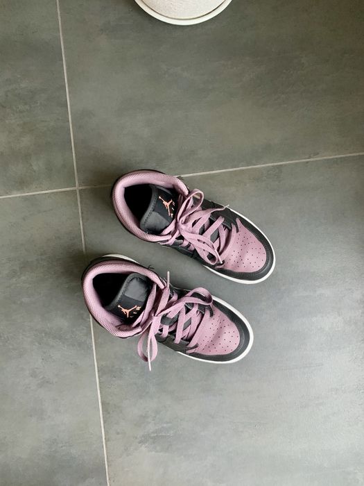 Кросівки ШКІРА Nike  36 р.