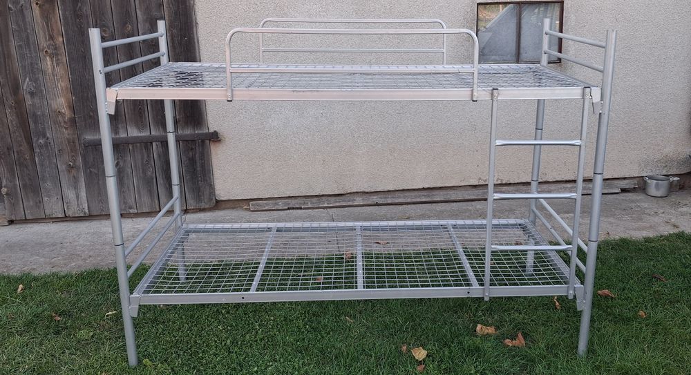 Łóżko piętrowe metalowe
