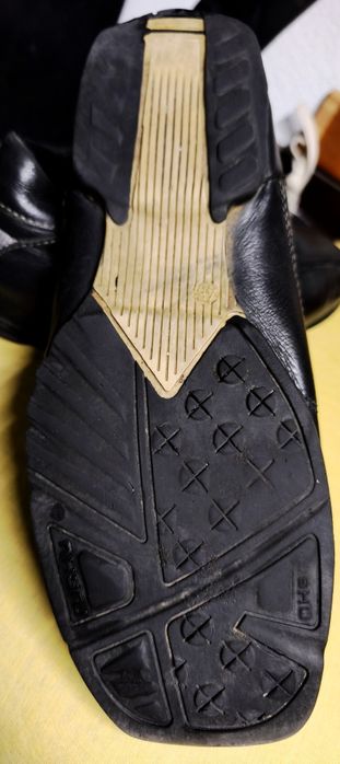 Sapatos tipo tênis em couro de altíssimo qualidade n 44 -44.5
Sandália