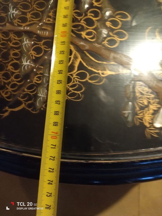 Mesa e quatro banquinhos