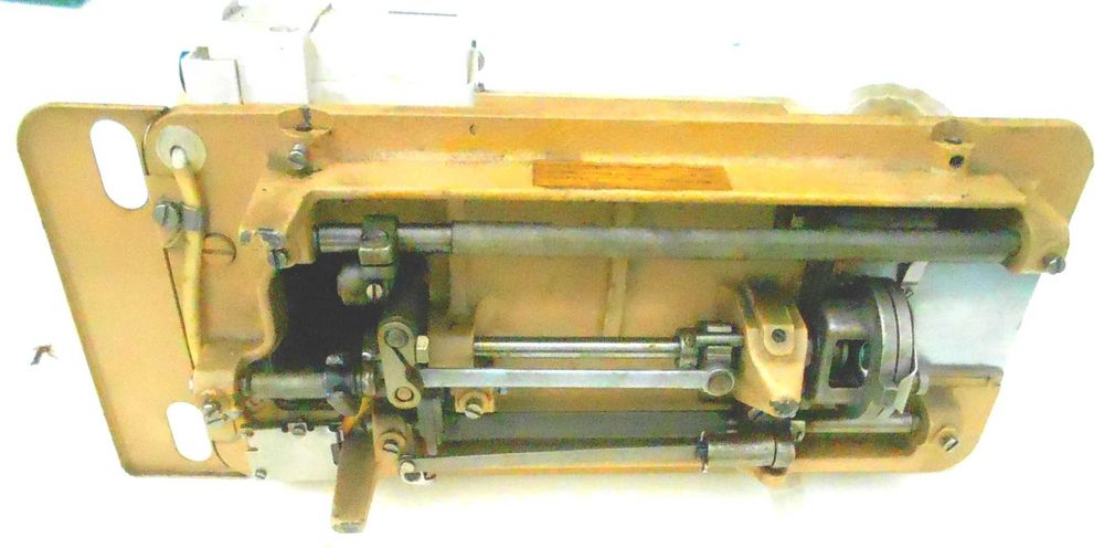 Maszyna do szycia ŁUCZNIK KL 432, żeliwna