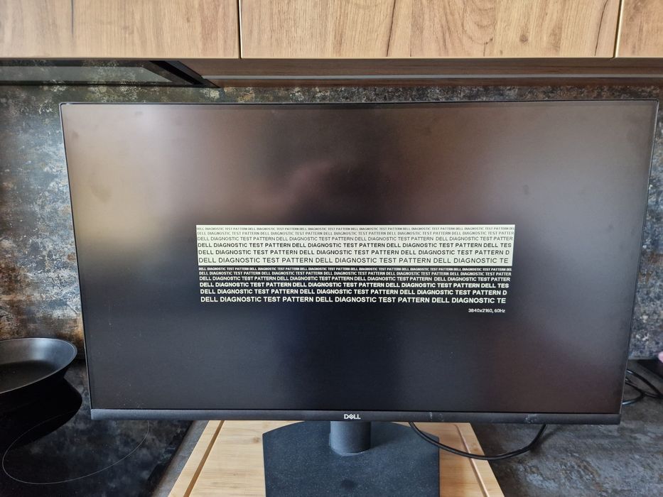 Monitor Dell 32 cale model  SE3223Q super stan