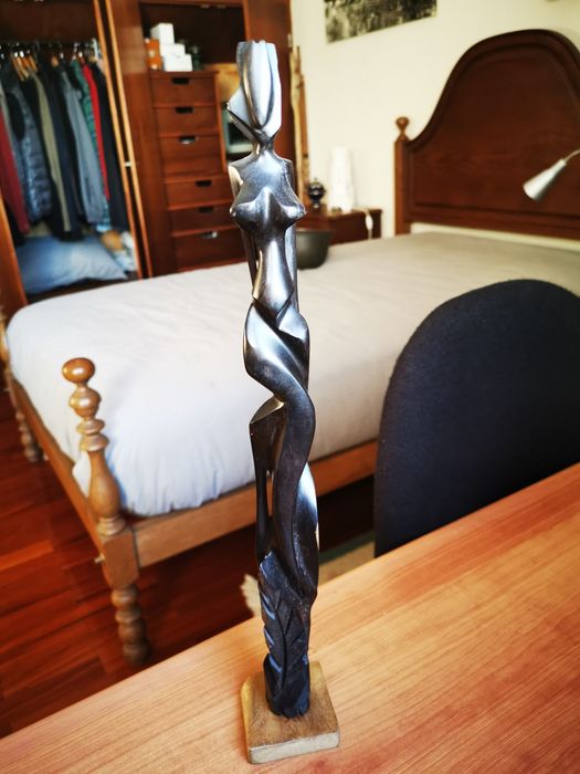 Estatueta madeira  Africana