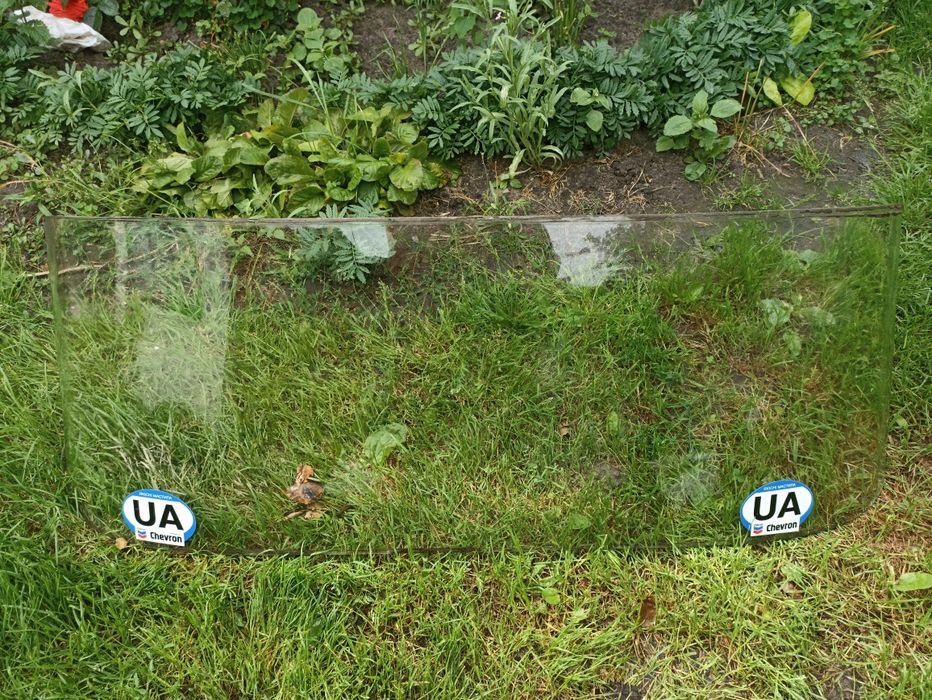 Стекло задне на Москвич 2140