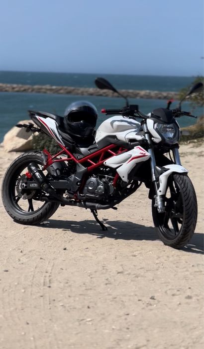 Benelli bn 125 branca