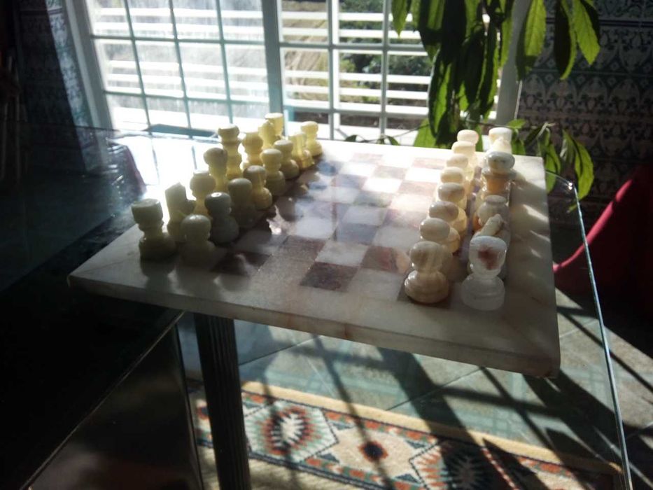 Tabuleiro de xadrez em mármore feito à mão, como NOVO!