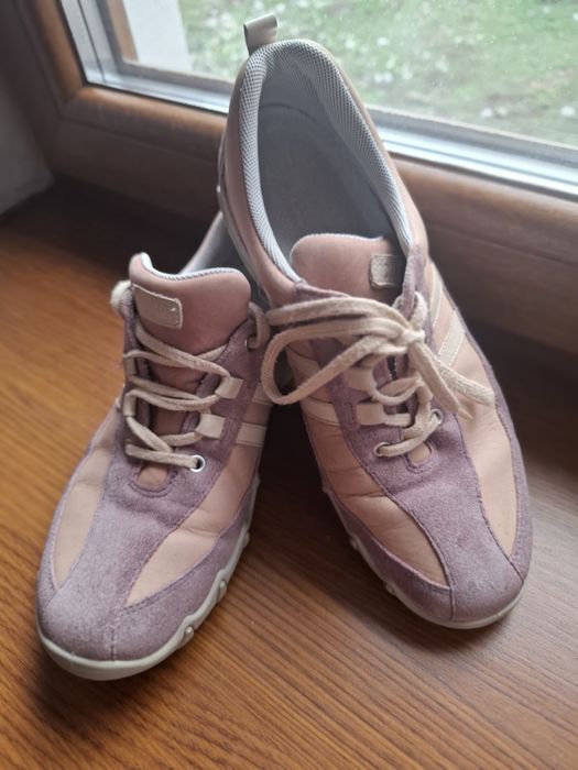 Кросівки жіночі р.39 замшові
