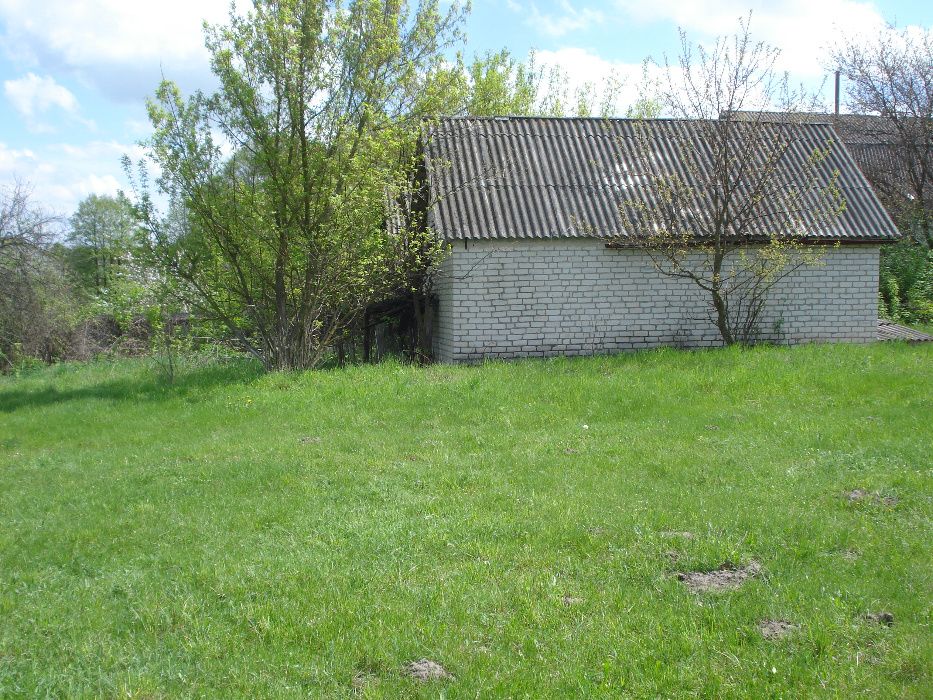 Срочно -земельный участок с постройками