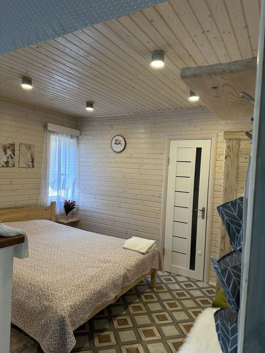 Котедж біля лісу