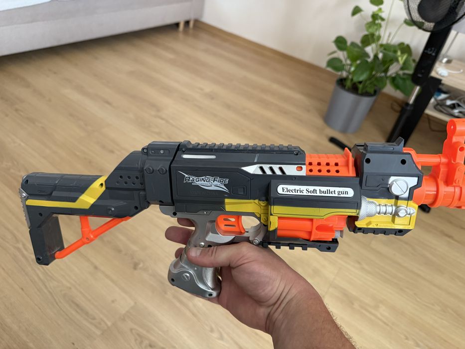 Zabawkowy karabin na strzalki  piankowe