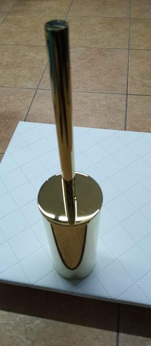 Szczotka toaletowa wisząca złota Omnires Modern Project MP60621GL