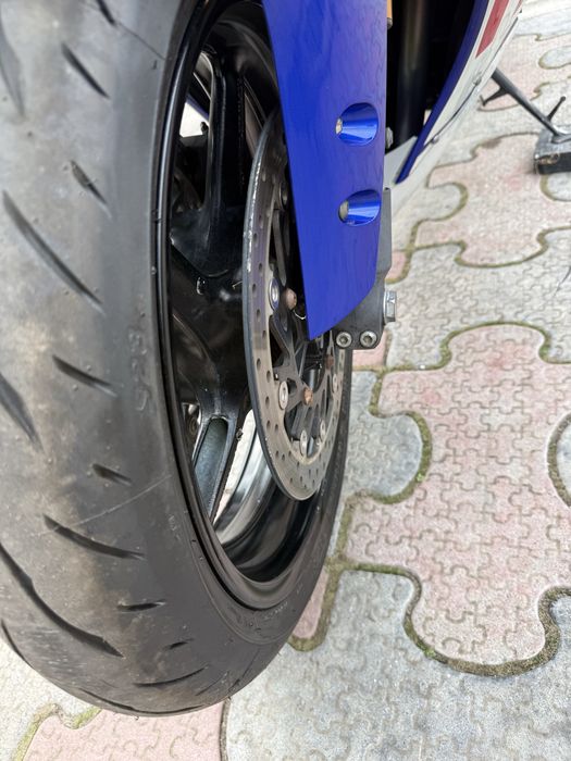 Мотоцикл Yamaha YZF R1 crossplane розмитнений