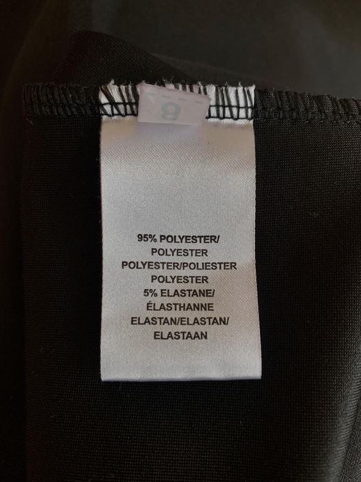 Сукня чорного кольору