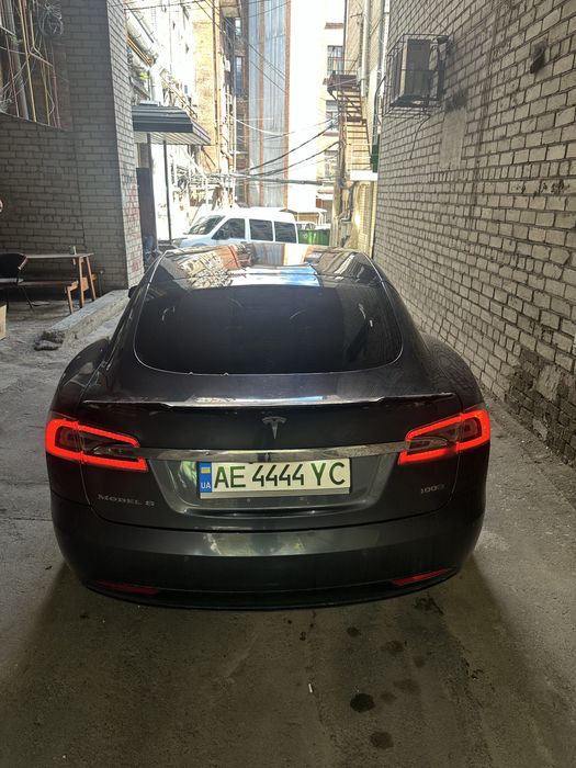 Аренда Tesla Model S 2017 100D (400км) Intel