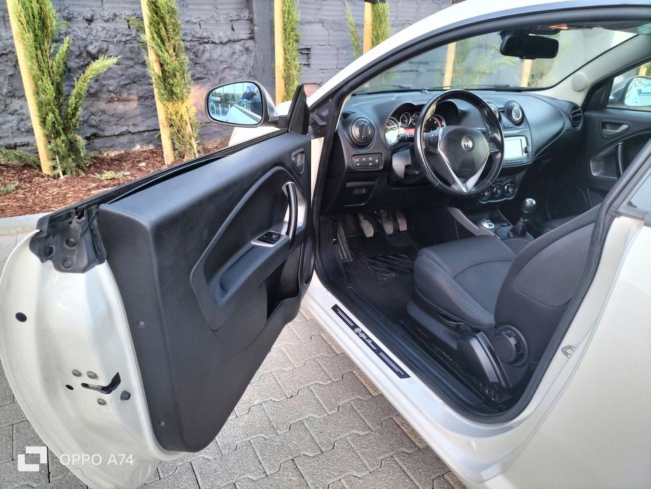 ALFA ROMEO MITO 1.3 JTDM  super 95cv  
Bluetooth 
USB

Sensores de e
