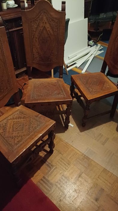 Cadeiras - madeira Angola